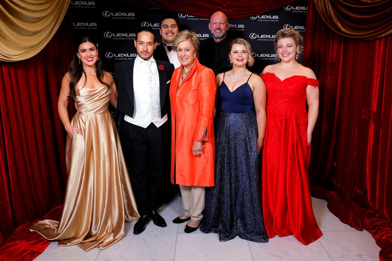 22LSQ Finalists with Teddy + Dame Kiri .jpg